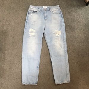 Miss Self Ridge: High waist Distressed Jeans